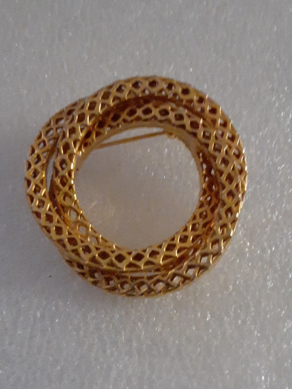 Gold Tone Openwork Circle Brooch - Elegant Women’s Jewelry